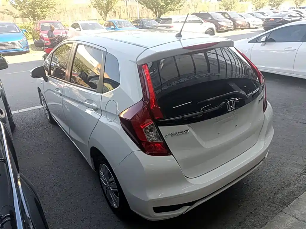 Honda Fit — фото 5