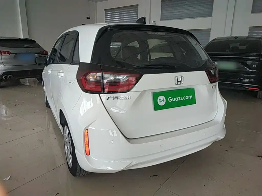 Honda Fit — фото 5