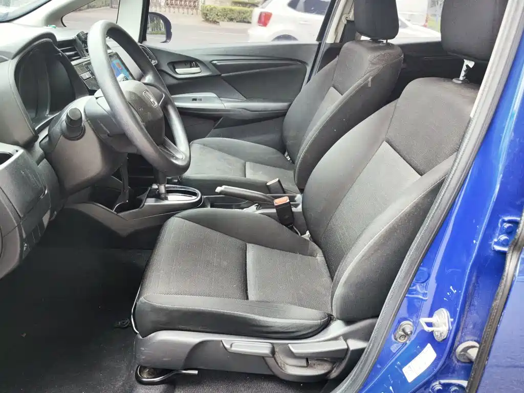 Honda Fit — фото 11