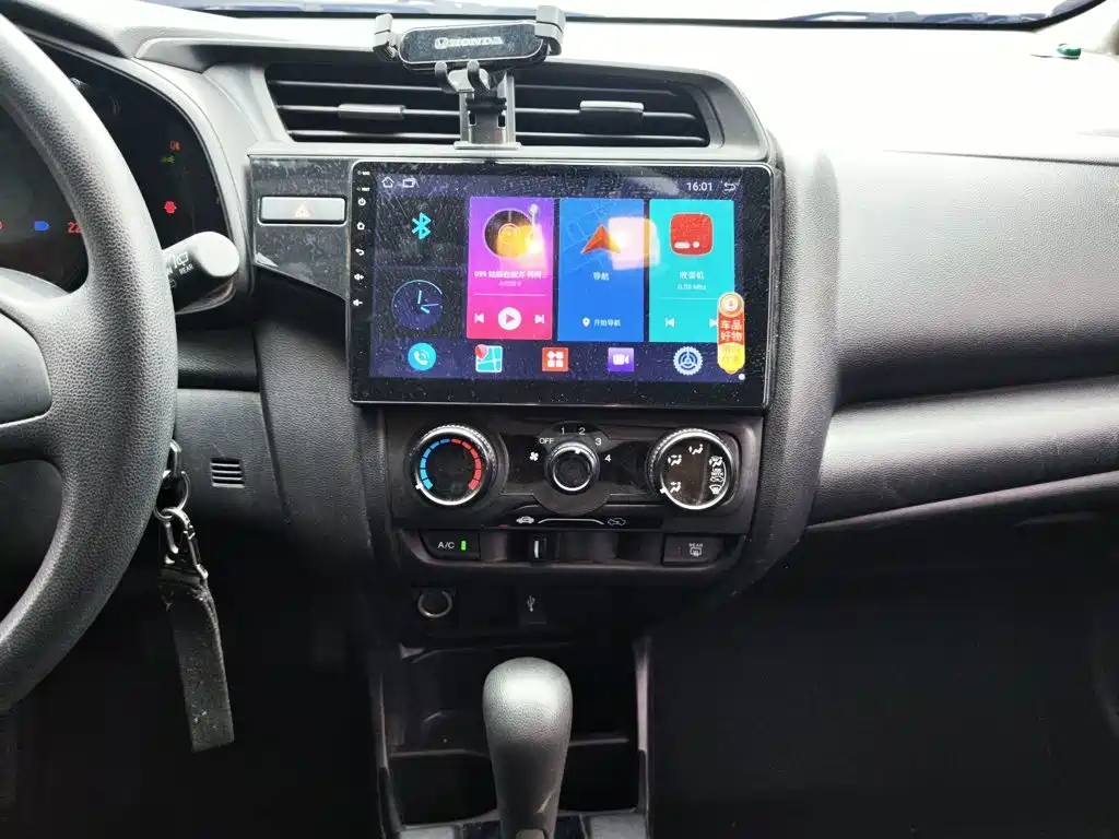 Honda Fit — фото 9