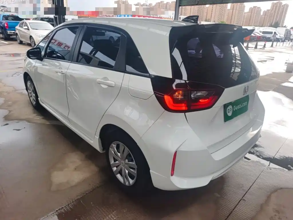 Honda Fit — фото 5