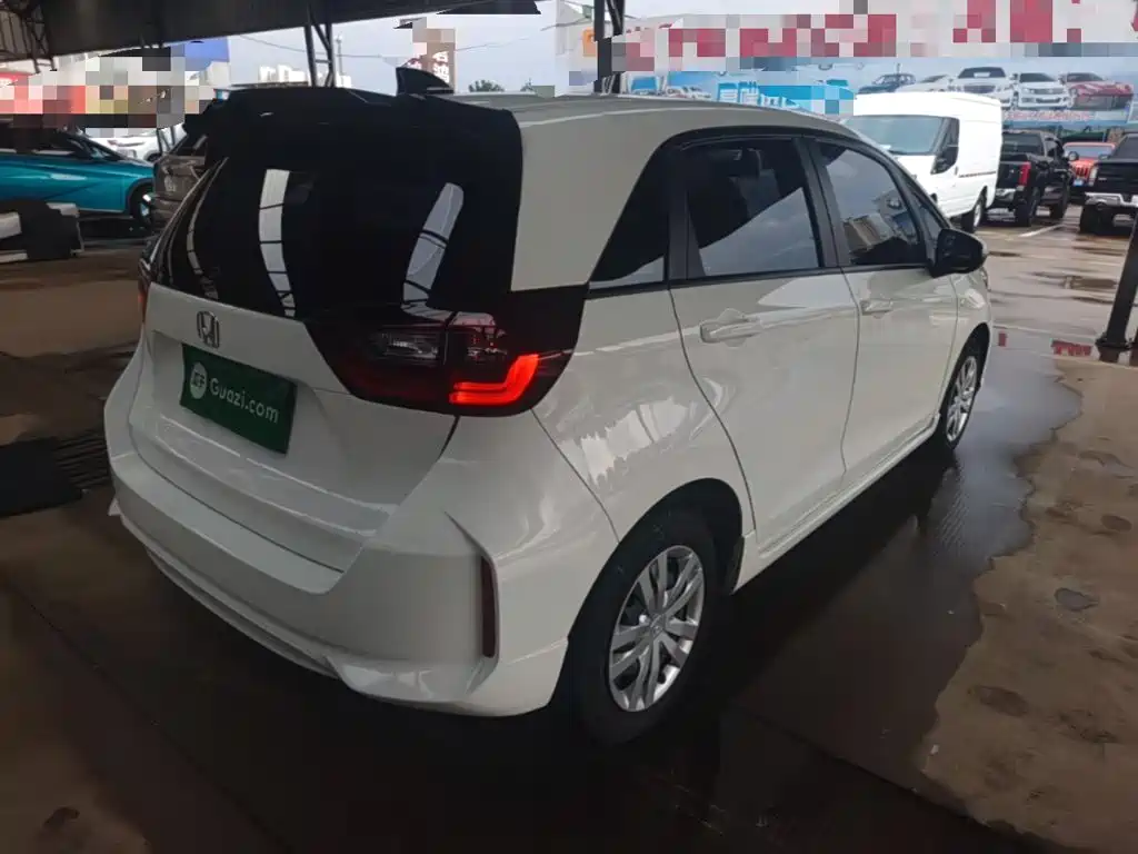 Honda Fit — фото 7