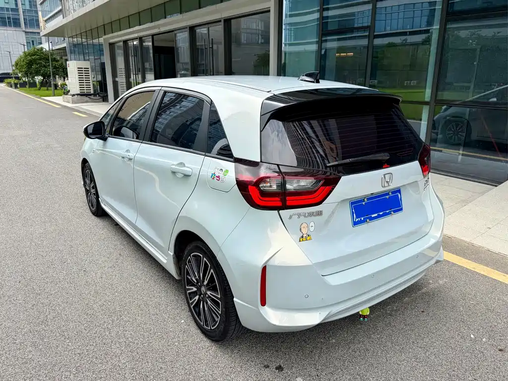 Honda Fit — фото 11