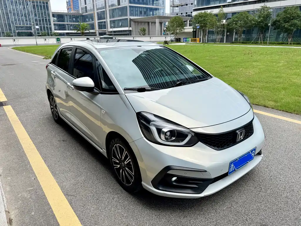 Honda Fit — фото 10