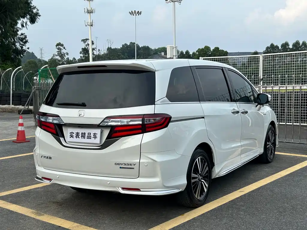 Honda Odyssey — фото 14
