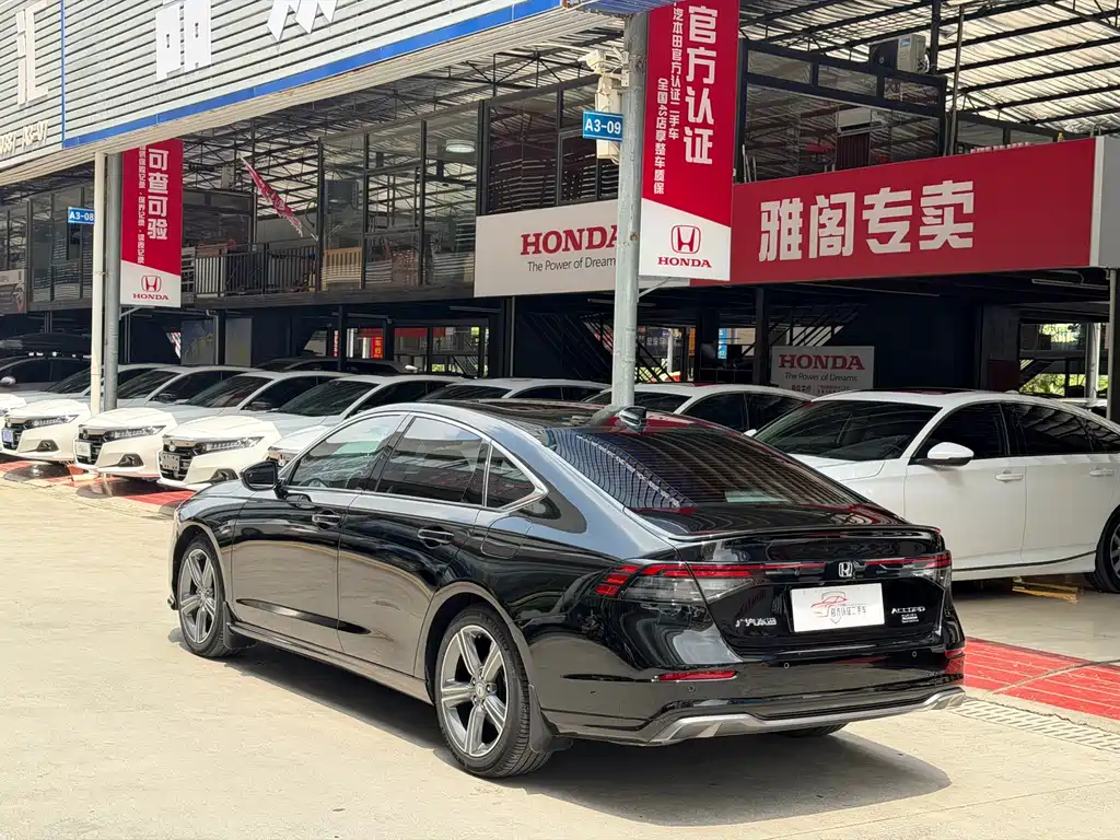 Honda Accord — фото 9