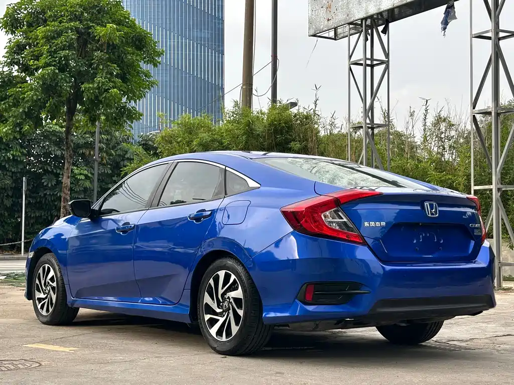 Honda Civic — фото 7