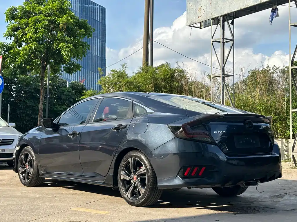 Honda Civic — фото 7