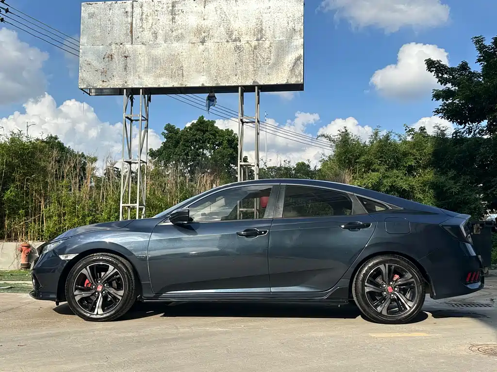 Honda Civic — фото 8