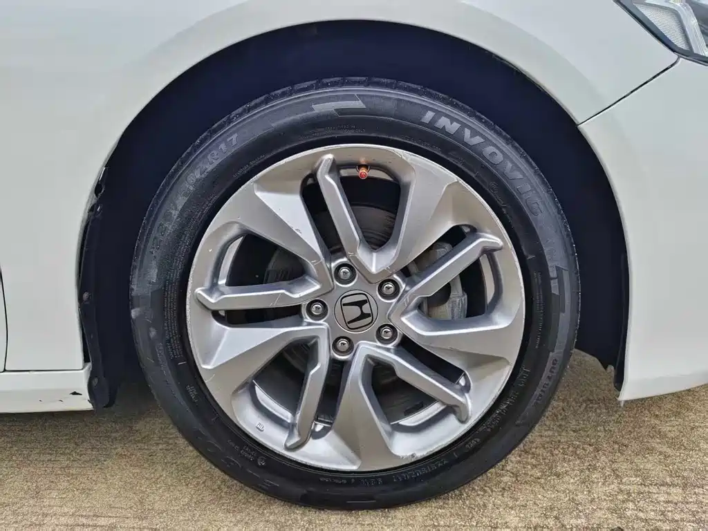 Honda Accord — фото 14