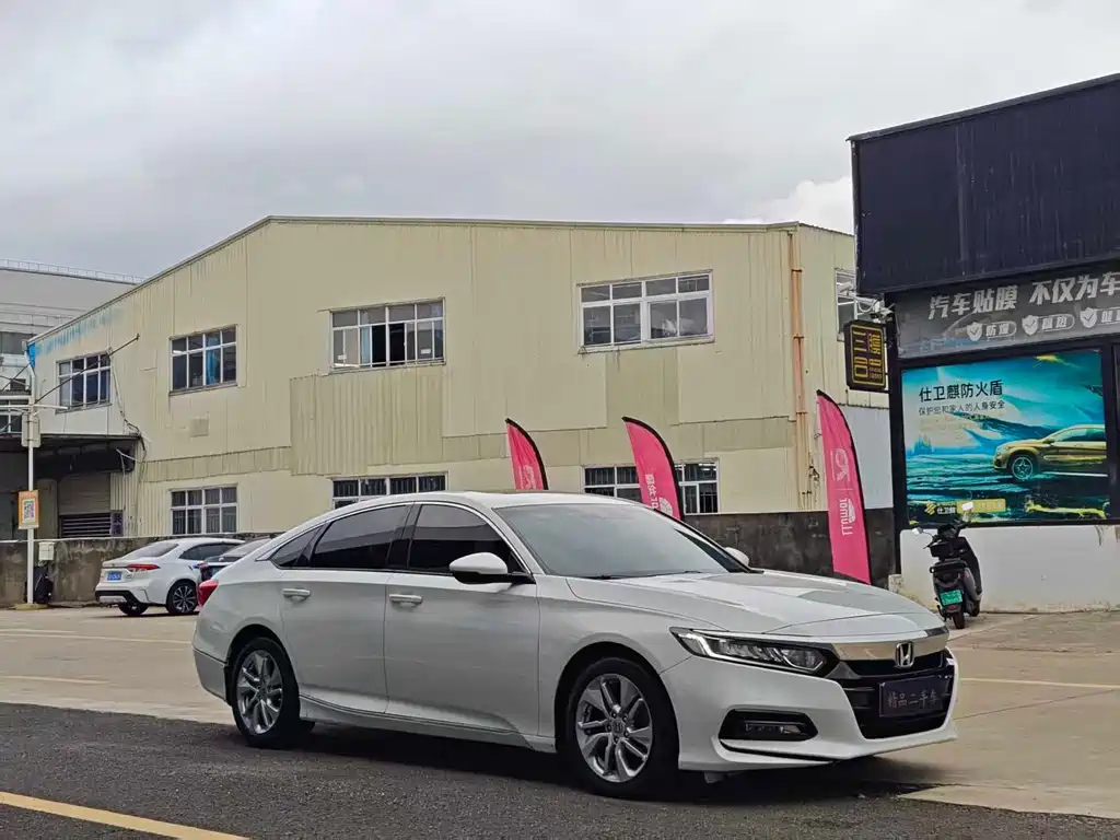 Honda Accord — фото 3