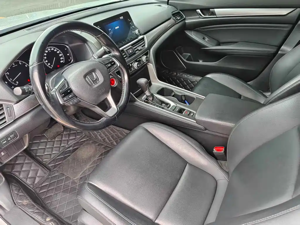 Honda Accord — фото 10