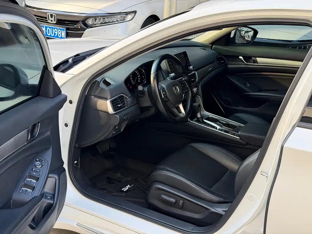 Honda Accord — фото 3