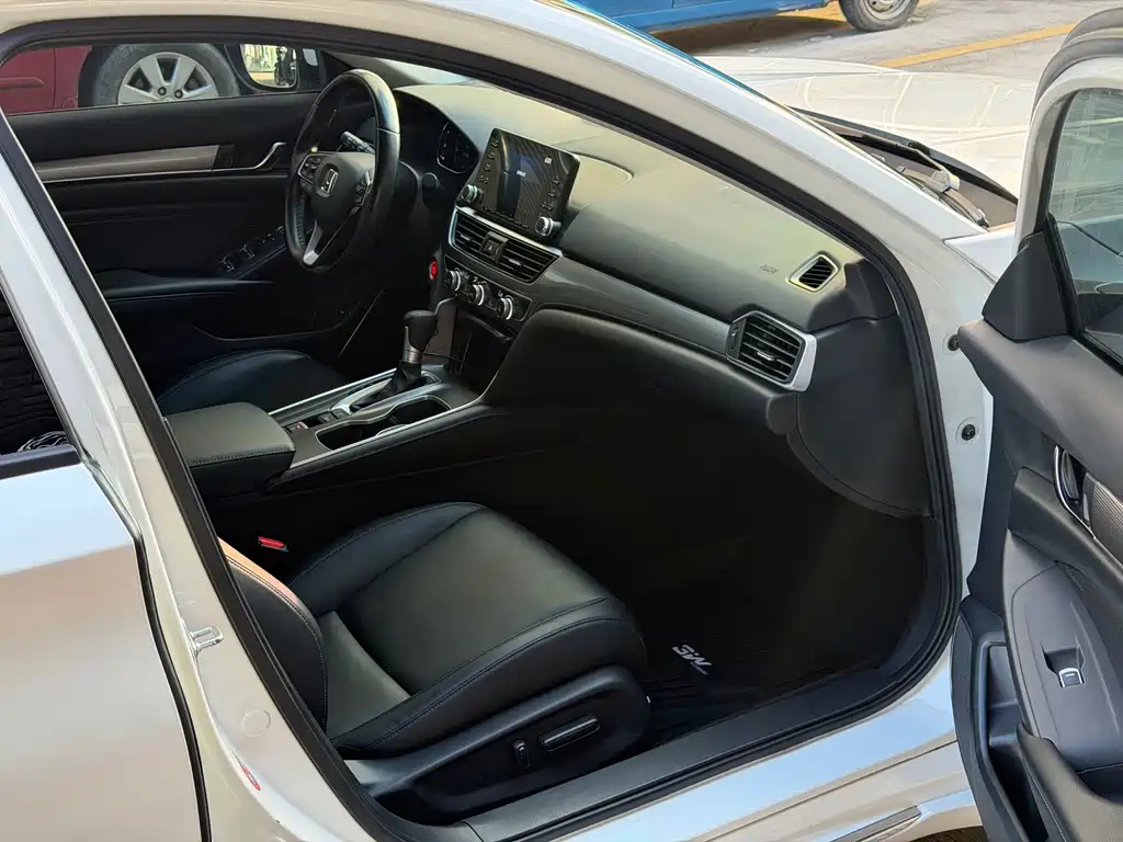 Honda Accord — фото 6