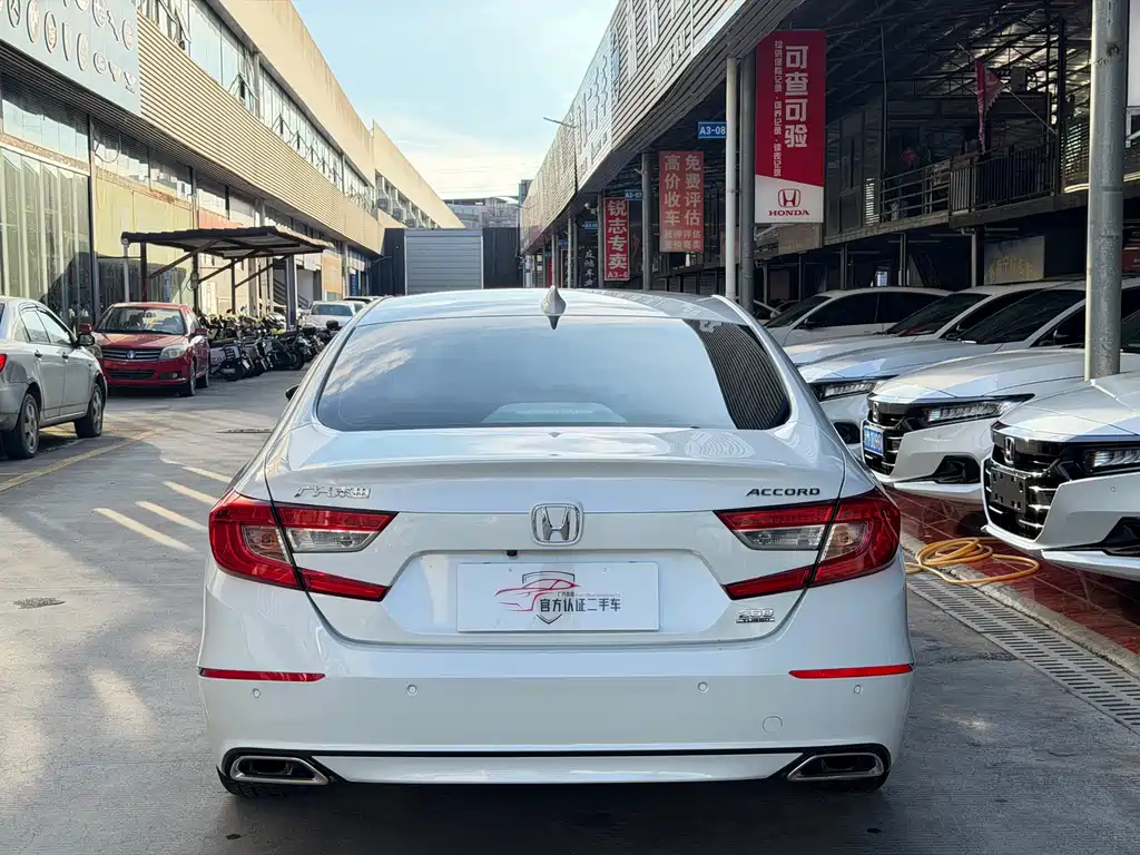 Honda Accord — фото 9