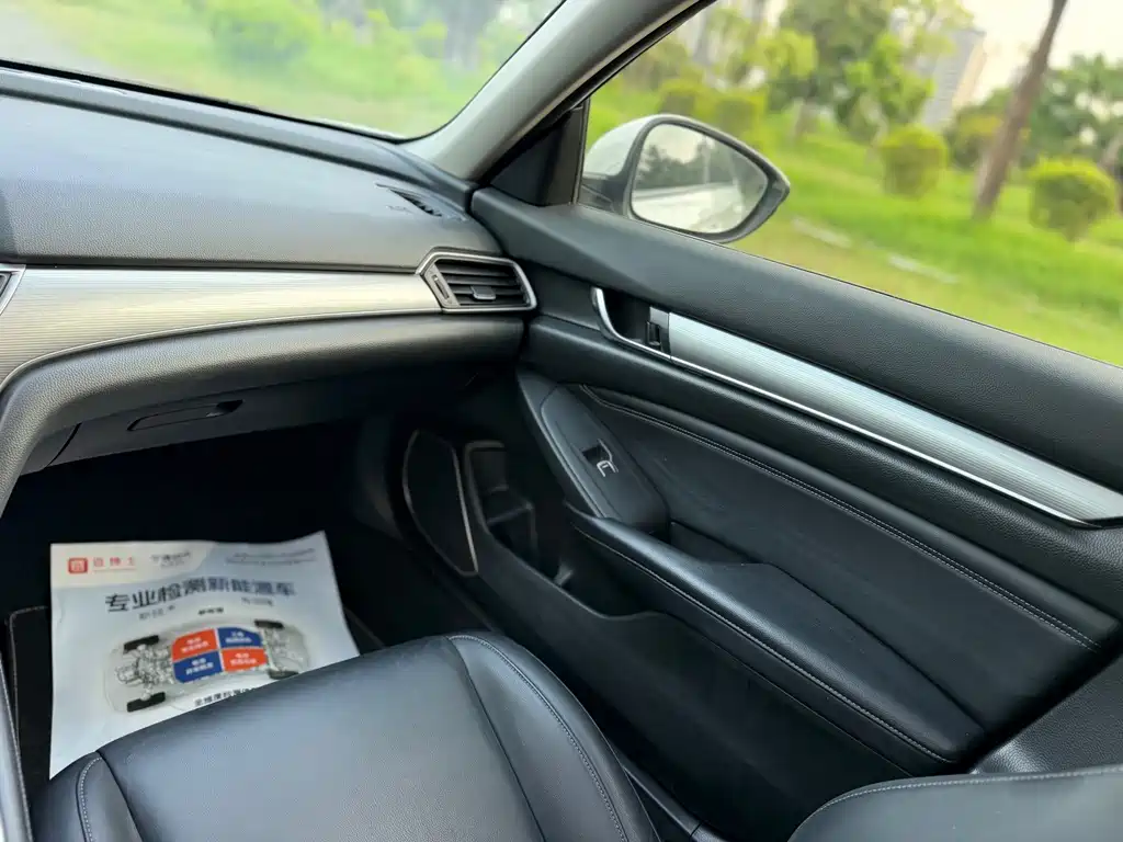 Honda Accord — фото 15