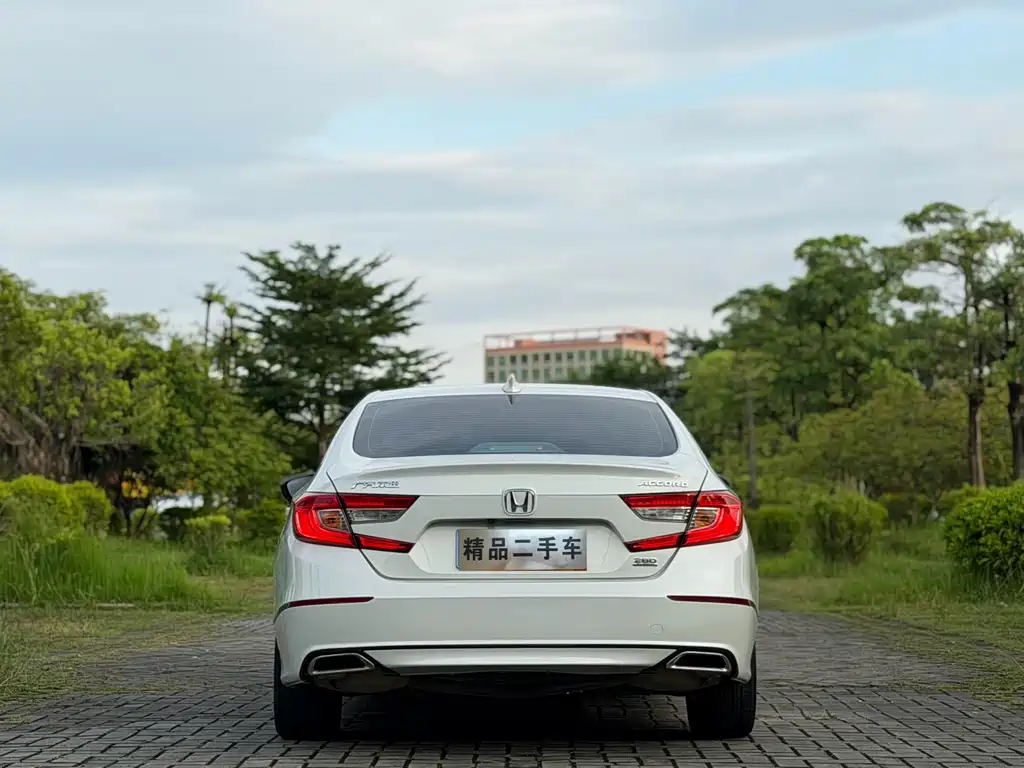 Honda Accord — фото 17