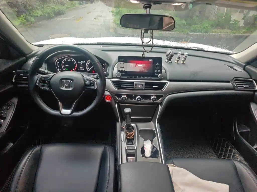 Honda Accord — фото 13