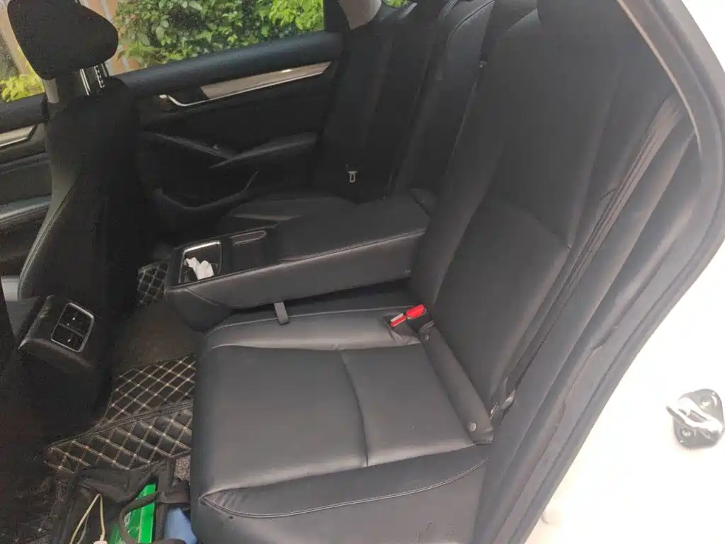 Honda Accord — фото 15