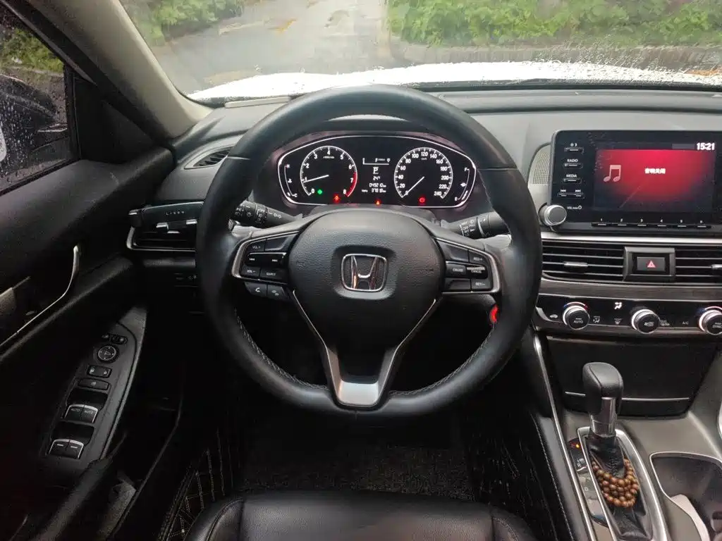 Honda Accord — фото 3