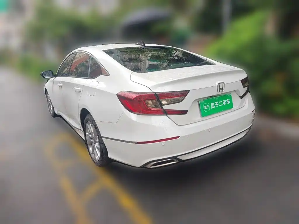 Honda Accord — фото 25