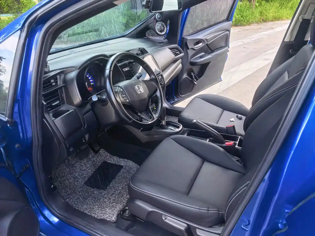 Honda Fit — фото 13