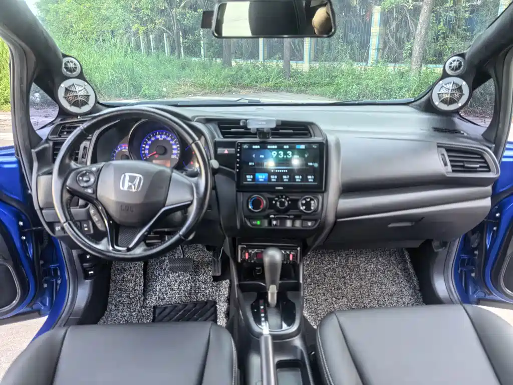 Honda Fit — фото 14