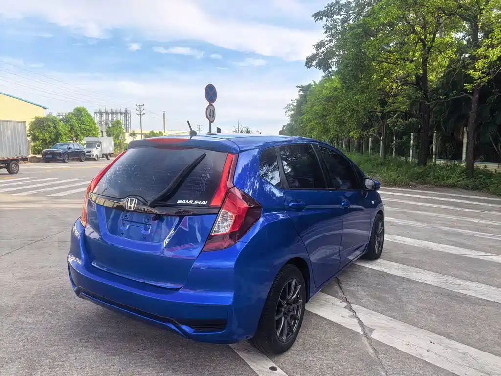 Honda Fit — фото 5