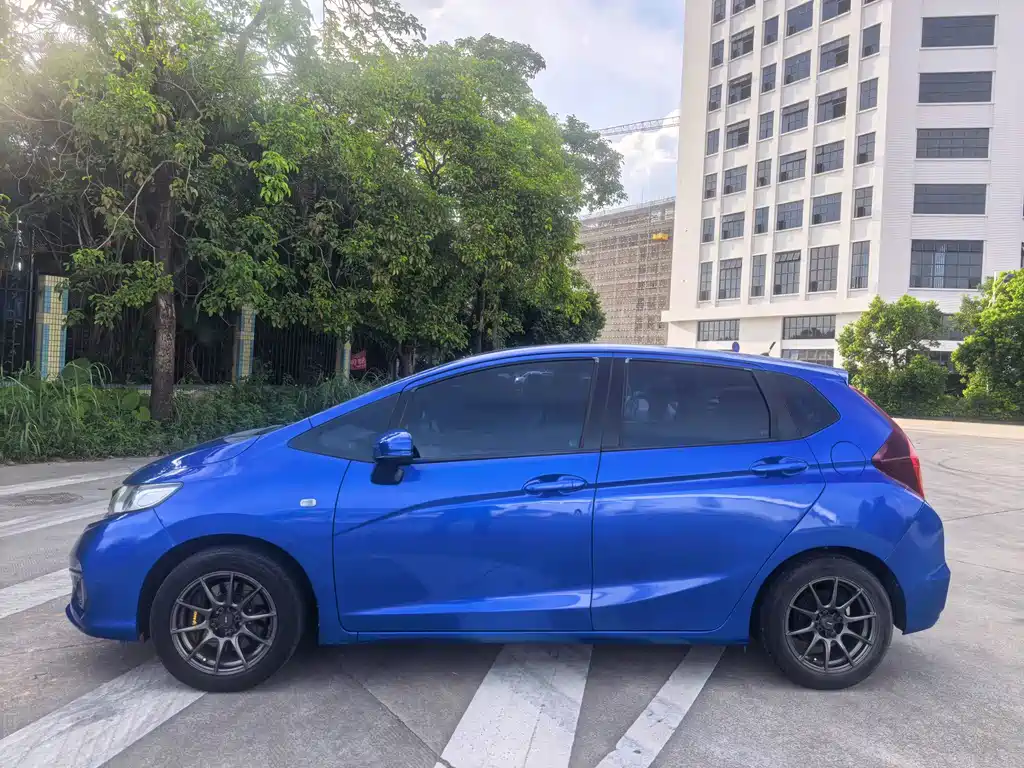 Honda Fit — фото 8