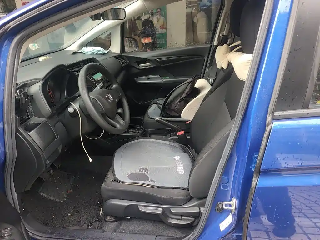 Honda Fit — фото 8