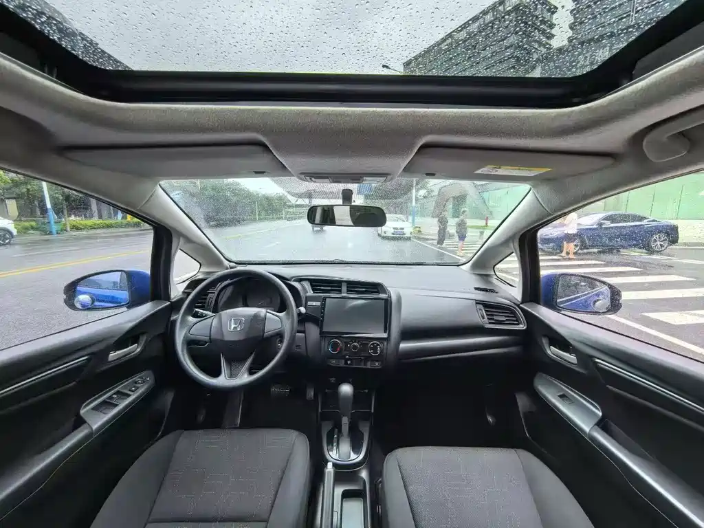Honda Fit — фото 5