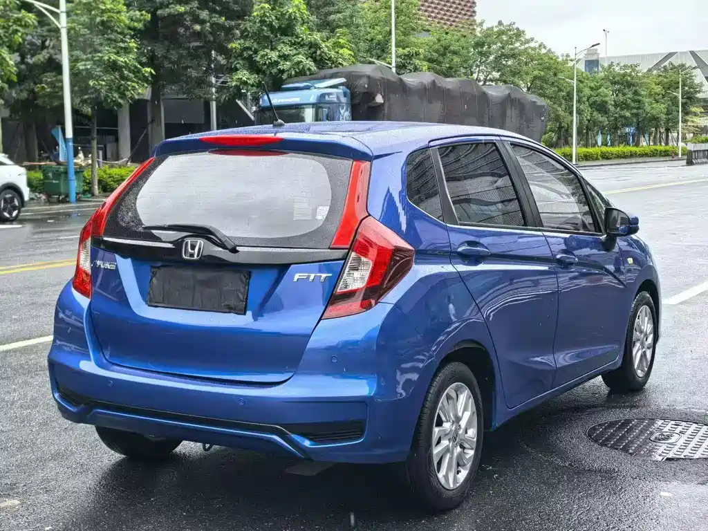 Honda Fit — фото 7