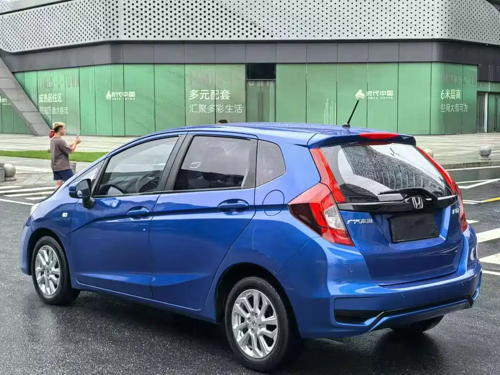 Honda Fit — фото 9