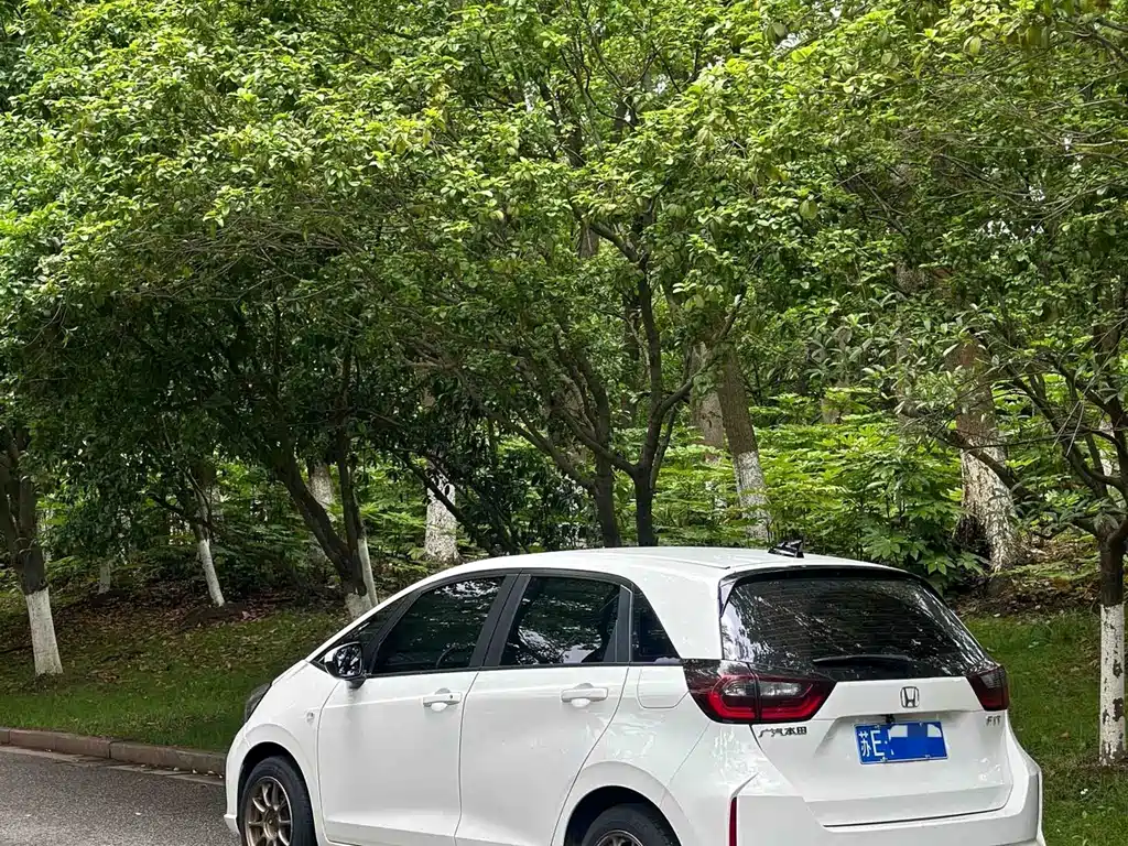Honda Fit — фото 8