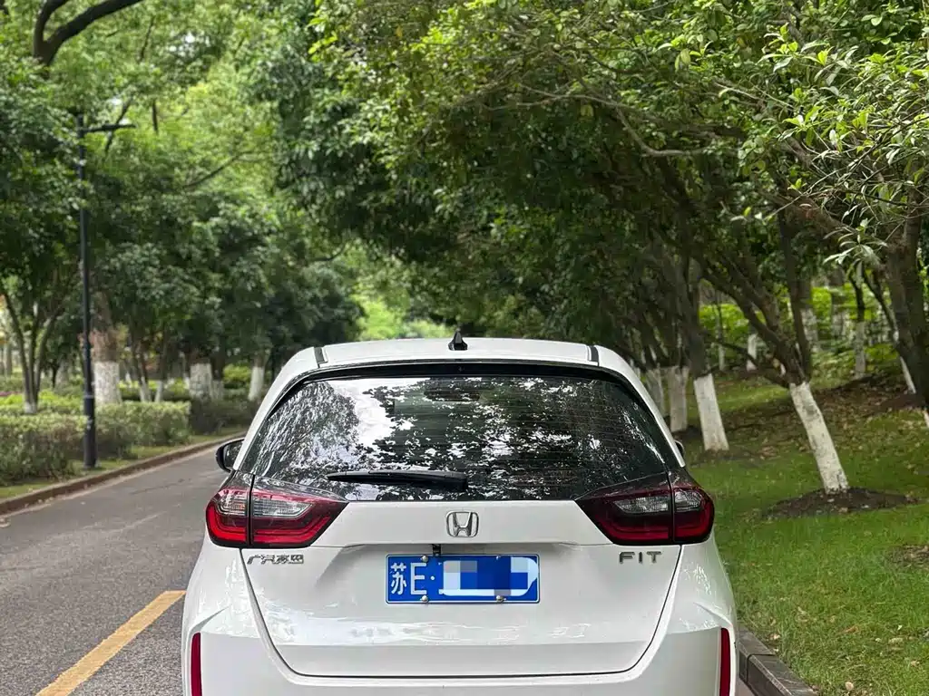 Honda Fit — фото 9