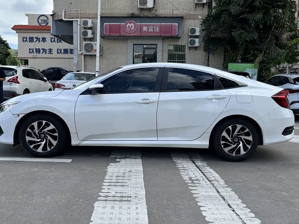 Honda Civic — фото 2