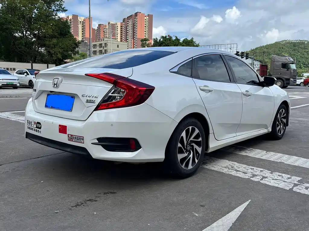 Honda Civic — фото 3