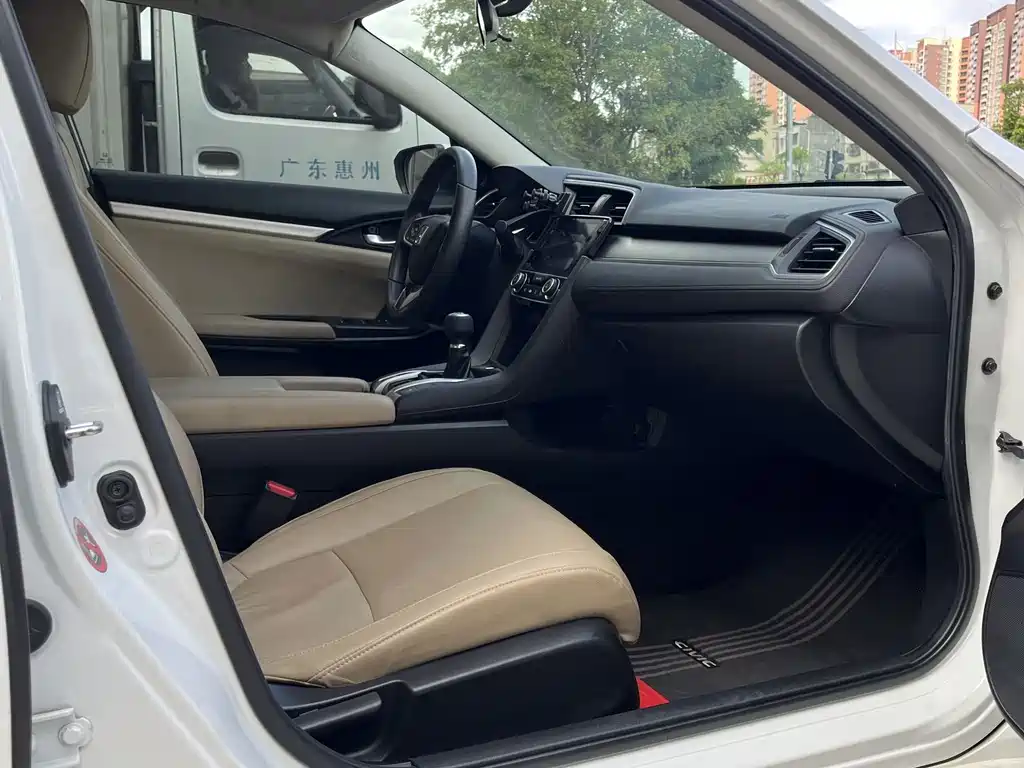 Honda Civic — фото 5
