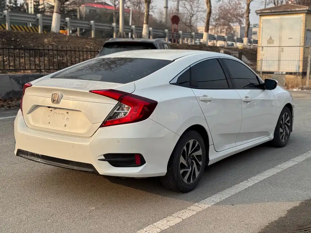 Honda Civic — фото 5