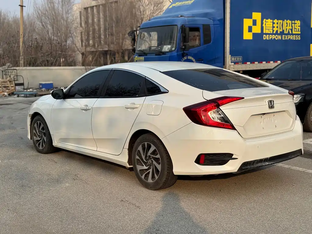 Honda Civic — фото 6
