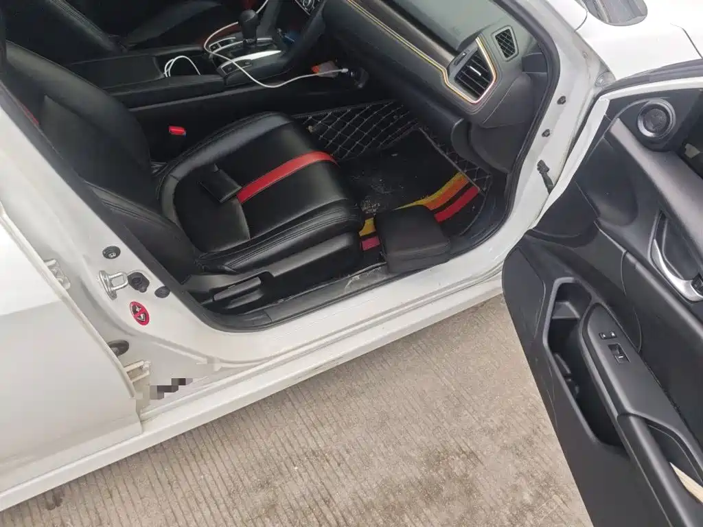 Honda Civic — фото 18