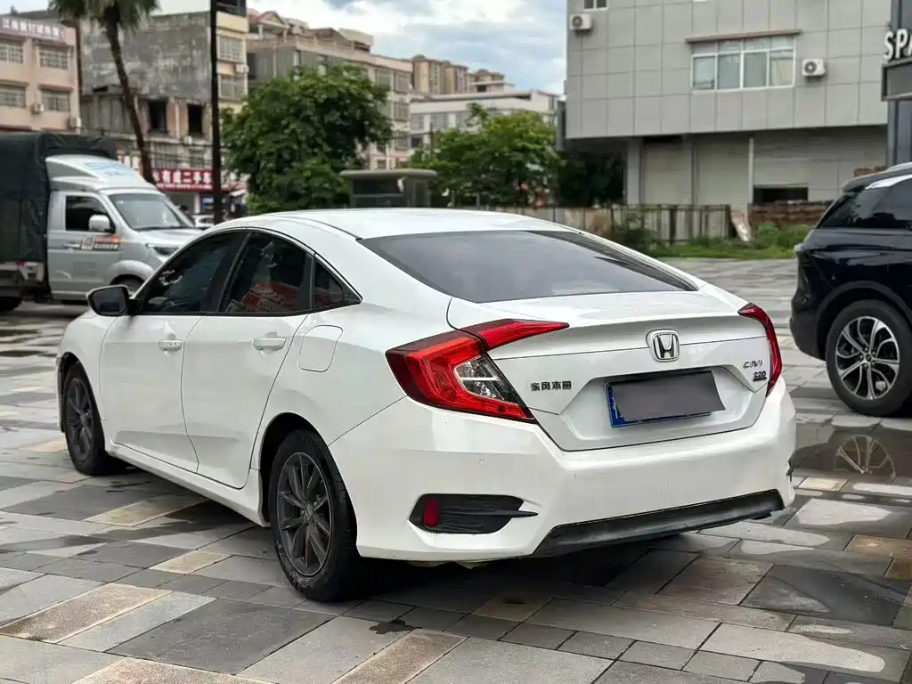 Honda Civic — фото 3