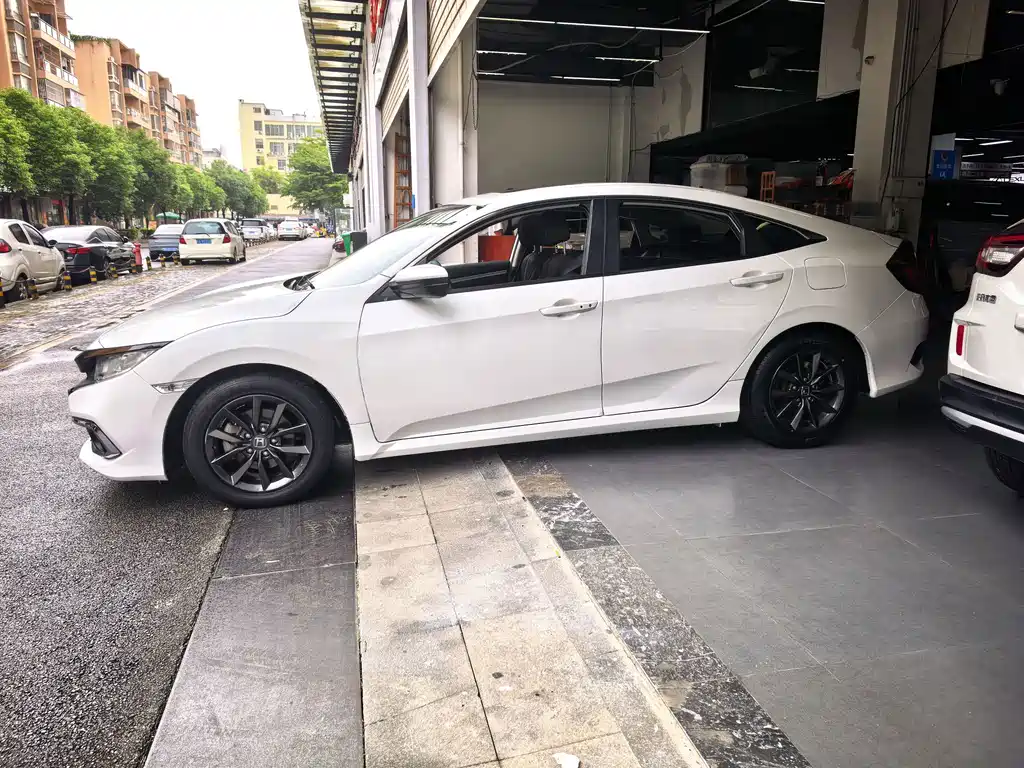 Honda Civic — фото 4