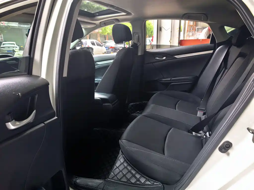 Honda Civic — фото 8