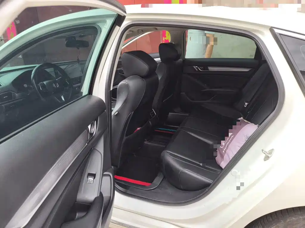 Honda Accord — фото 15