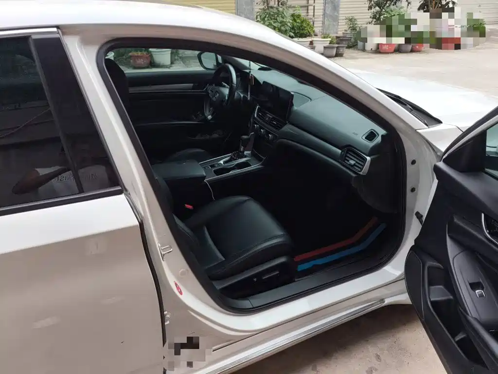 Honda Accord — фото 18