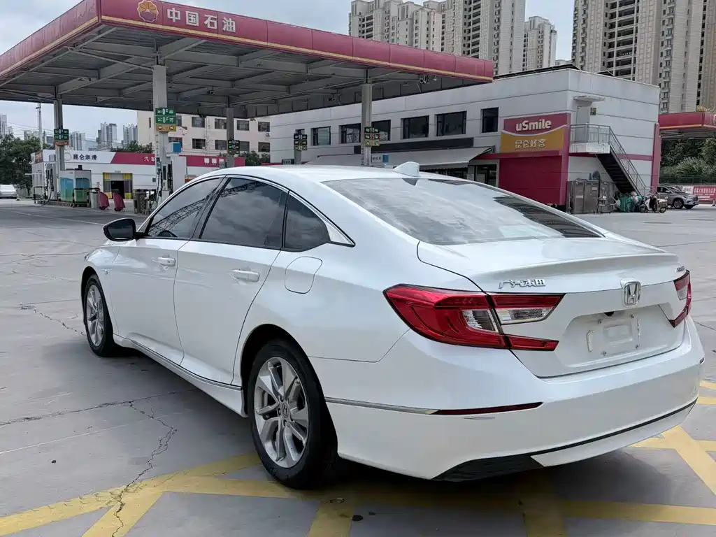 Honda Accord — фото 4