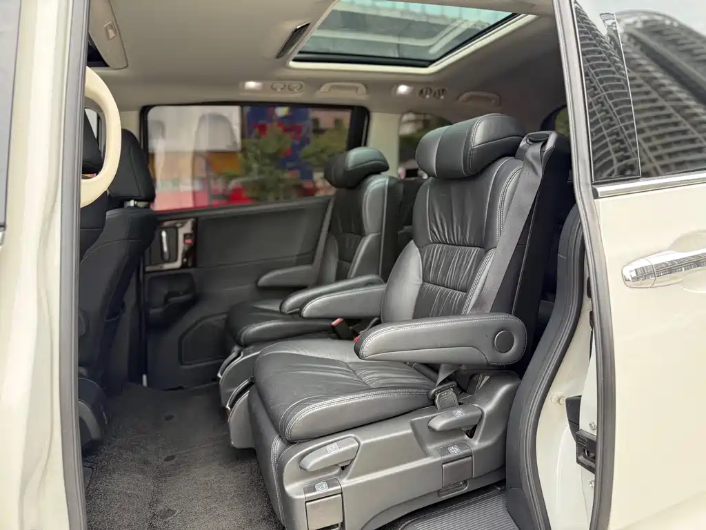 Honda Odyssey — фото 15