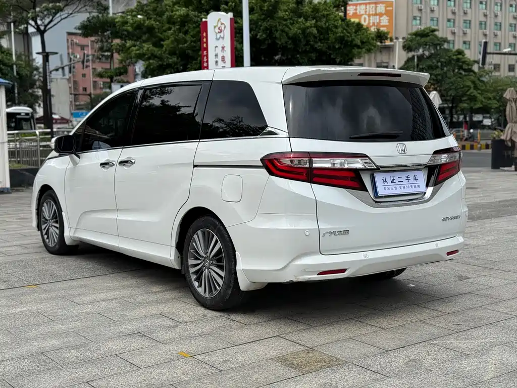 Honda Odyssey — фото 16