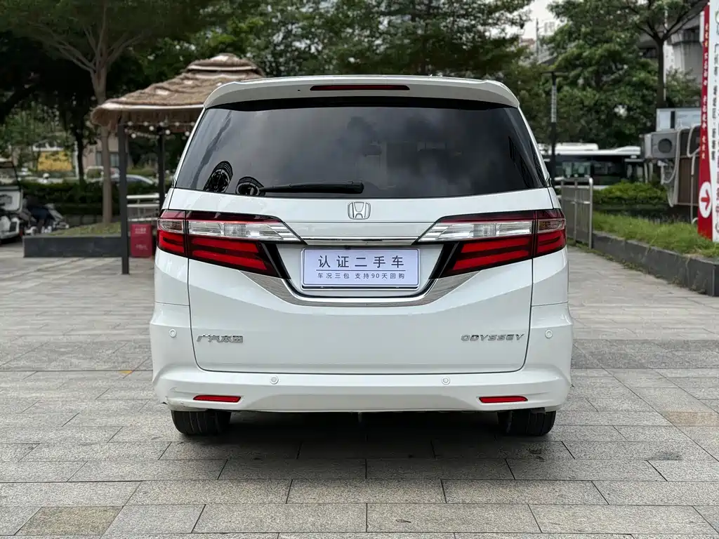 Honda Odyssey — фото 17